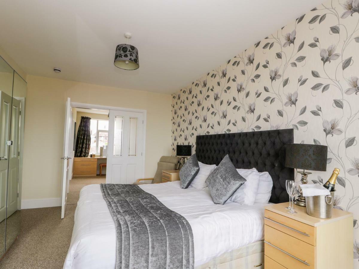 The Gansey Girl Apartment Bridlington Exterior photo